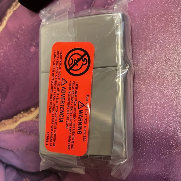 Authentic Supreme Limited Edition Swarovski Zippo metal lighter - Picture 4 of 10